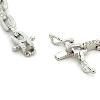 Polished Link and Pavé Bar Moissanite Bracelet in Sterling Silver, clasp detail